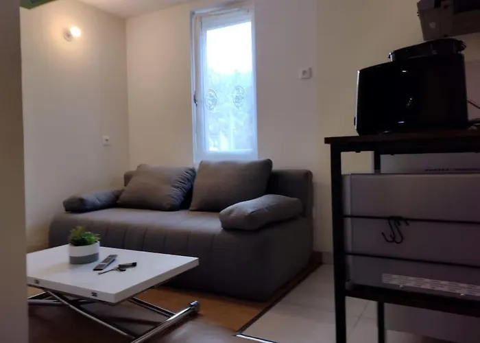 Cocooning 20m²/Garage-Box/24h/Le Mans Classic/GP/Oasis/Antarès/Parc des expositions